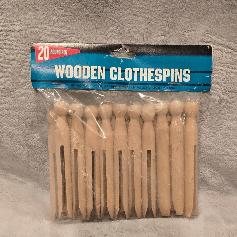 Vintage 20 Round Peg Wooden Clothes Pins‎ New In Package - Picture 2 of 2